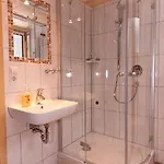 Nur-dach-ferienhaus Fuer Vier Personen By Interhome 別荘 Neuhausen