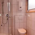 Nur-dach-ferienhaus Fuer Vier Personen By Interhome Neuhausen